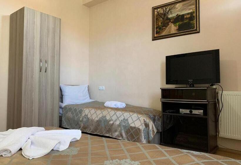 اتاق راحتی سه تخته, Old Town Akhaltsikhe