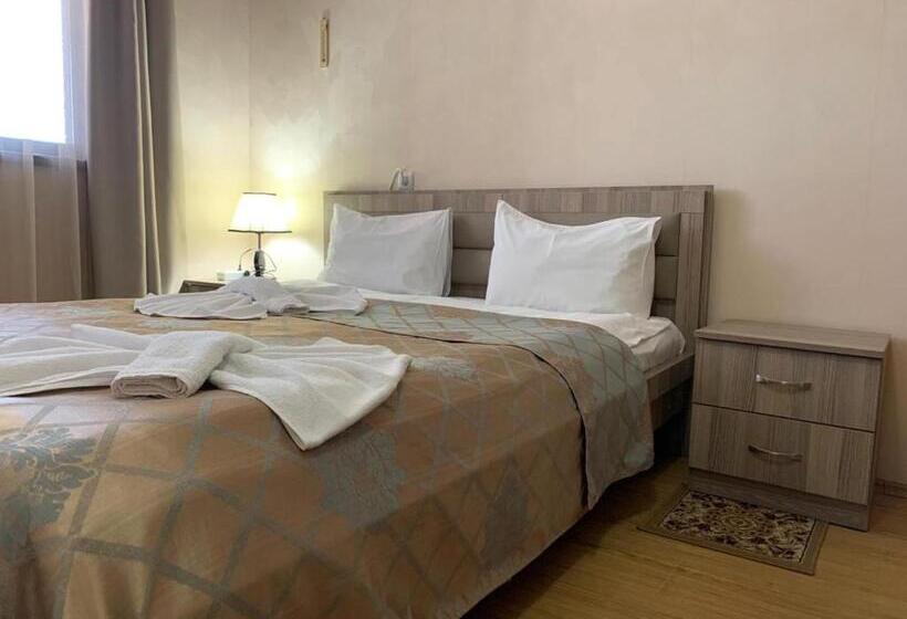 اتاق راحتی سه تخته, Old Town Akhaltsikhe