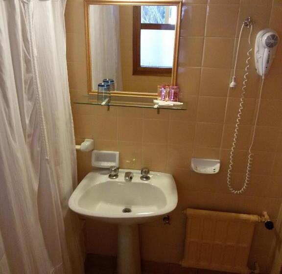 غرفة أساسية ثلاثية, Posada De La Flor