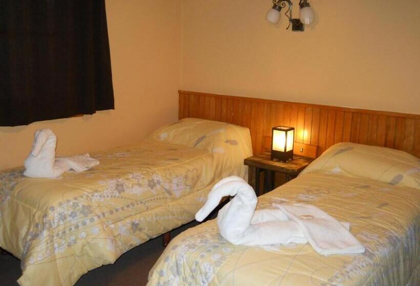 غرفة أساسية ثلاثية, Posada De La Flor