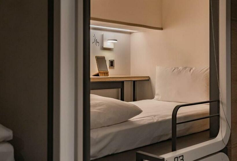 تختخواب در اتاق مشترک, Taiwan Youth Hostel & Capsule