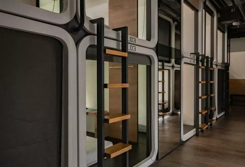 تختخواب در اتاق مشترک, Taiwan Youth Hostel & Capsule