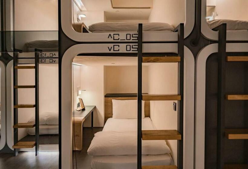تختخواب در اتاق مشترک, Taiwan Youth Hostel & Capsule