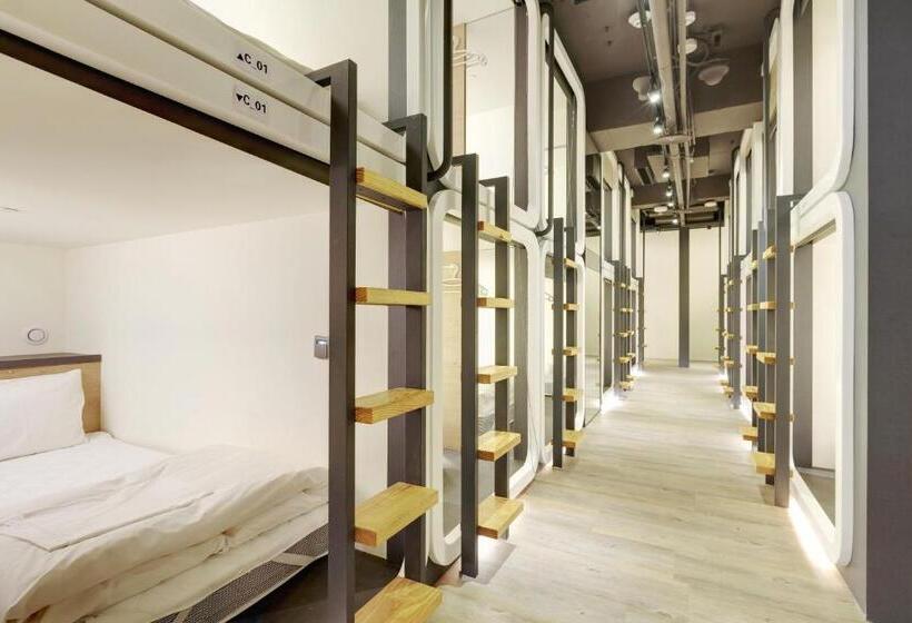 تختخواب در اتاق مشترک, Taiwan Youth Hostel & Capsule