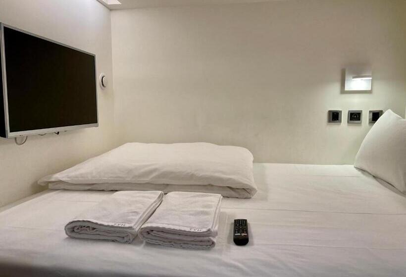 اتاق استاندارد با سرویس بهداشتی مشترک, Taiwan Youth Hostel & Capsule