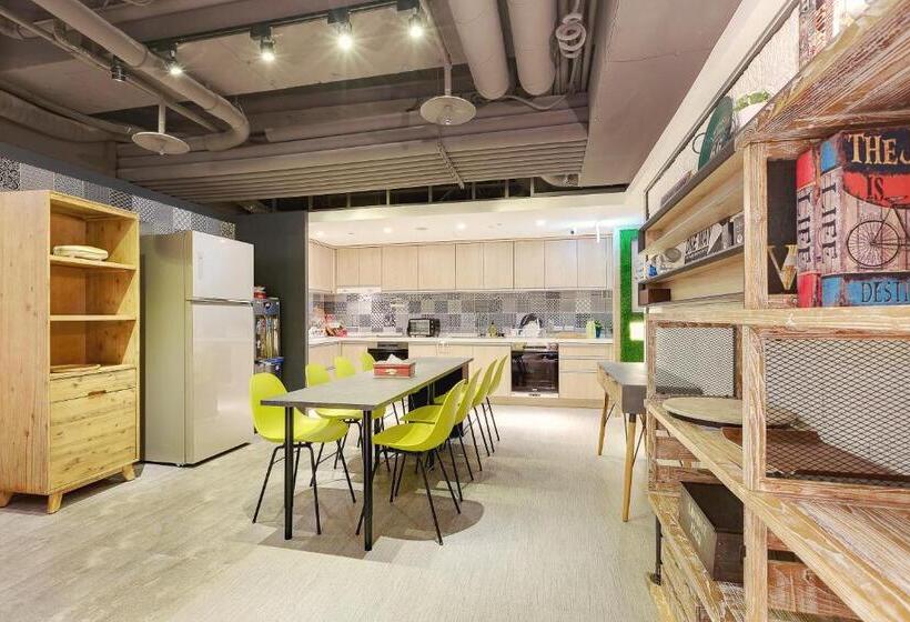 تختخواب در اتاق مشترک, Taiwan Youth Hostel & Capsule