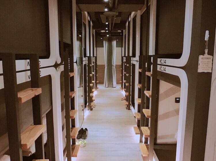 تختخواب در اتاق مشترک, Taiwan Youth Hostel & Capsule