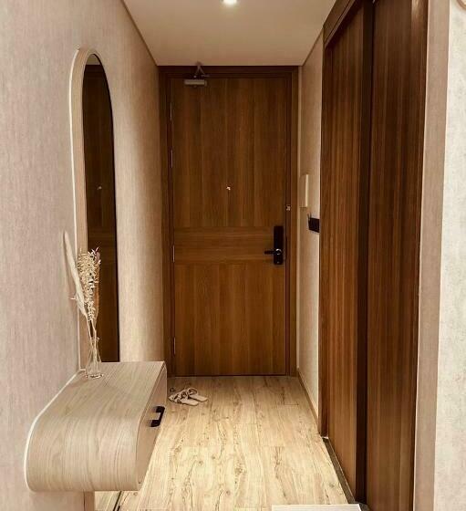 اتاق استاندارد با بالکن, Apec Mandala Hadofinn