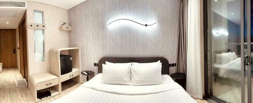 اتاق استاندارد با بالکن, Apec Mandala Hadofinn