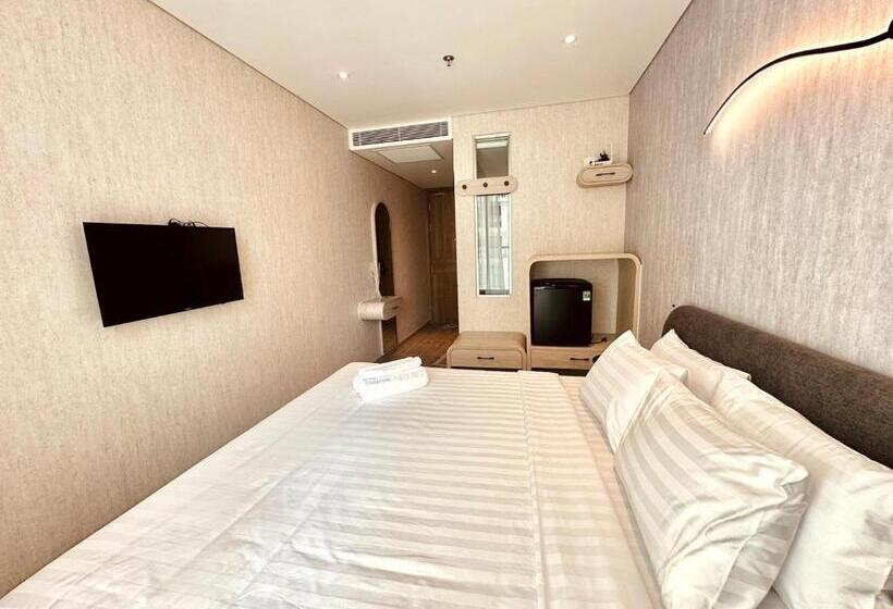 اتاق استاندارد با بالکن, Apec Mandala Hadofinn