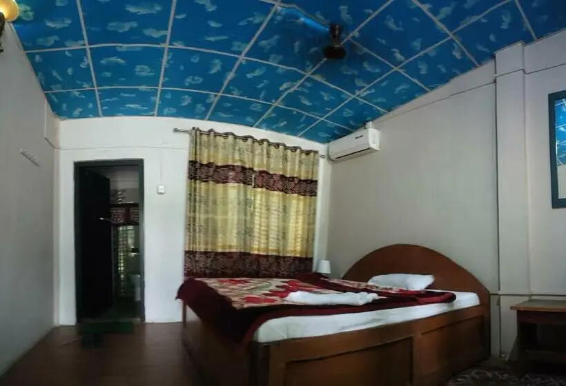 اتاق لوکس با تخت بزرگ, Safari Wildlife Lodge & Camp