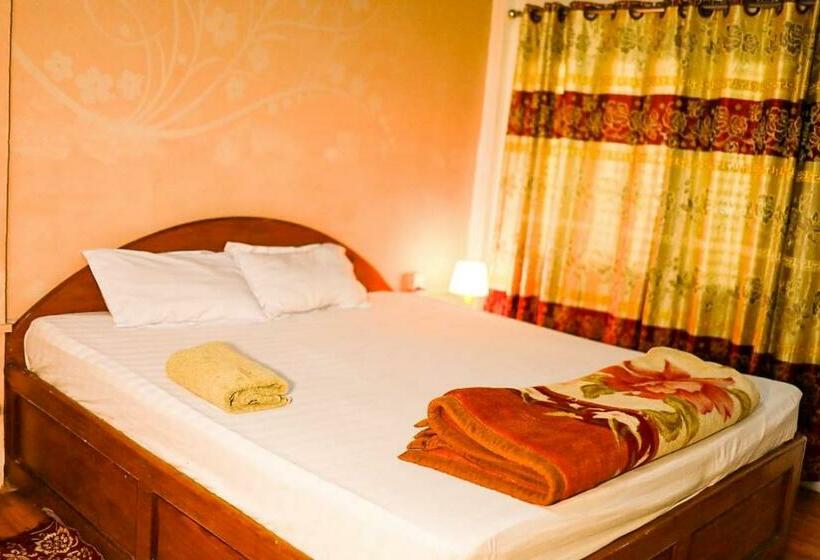 اتاق لوکس با تخت بزرگ, Safari Wildlife Lodge & Camp