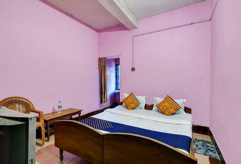 חדר קלאסי לשלושה, Spot On Mahadev Lodge