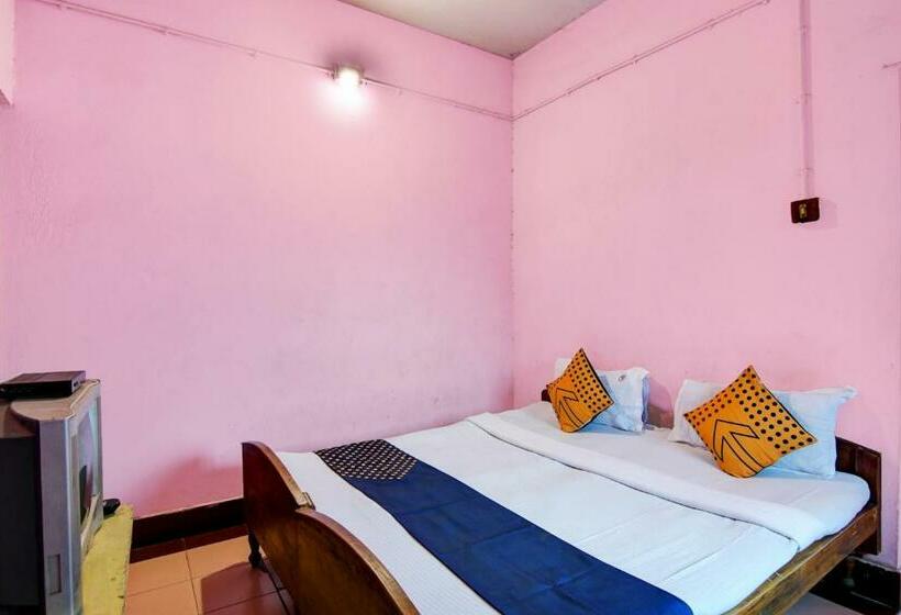 חדר קלאסי לשלושה, Spot On Mahadev Lodge