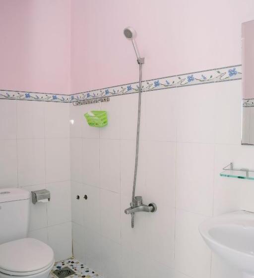 اتاق خانوادگی, Phương Tú Hostel