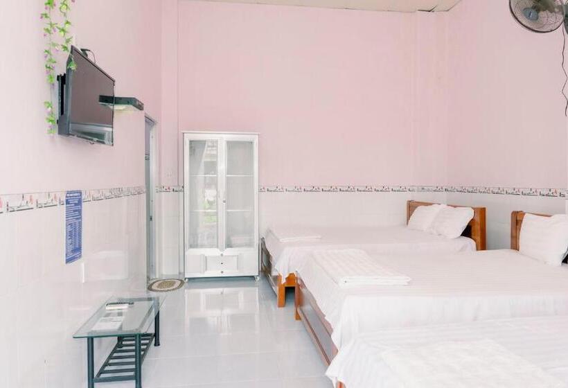 اتاق خانوادگی, Phương Tú Hostel