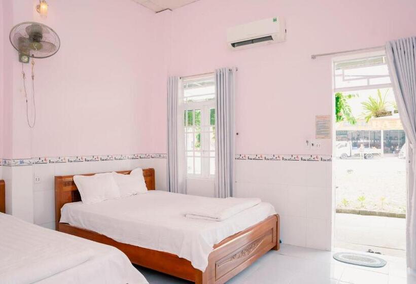 اتاق استاندارد چهار تخته, Phương Tú Hostel