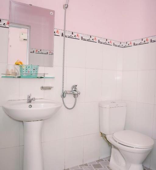 اتاق استاندارد چهار تخته, Phương Tú Hostel