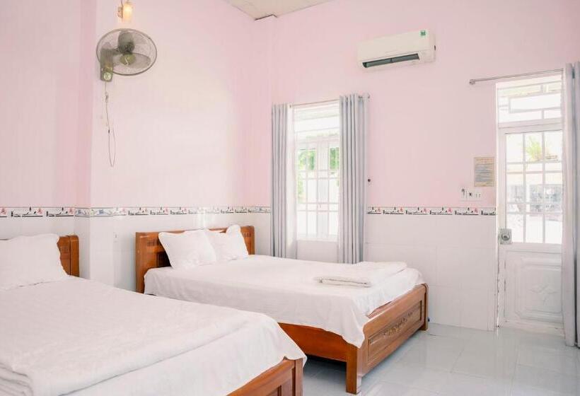 اتاق استاندارد چهار تخته, Phương Tú Hostel