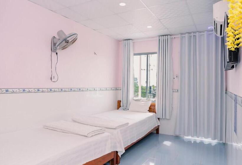 اتاق استاندارد با تراس, Phương Tú Hostel