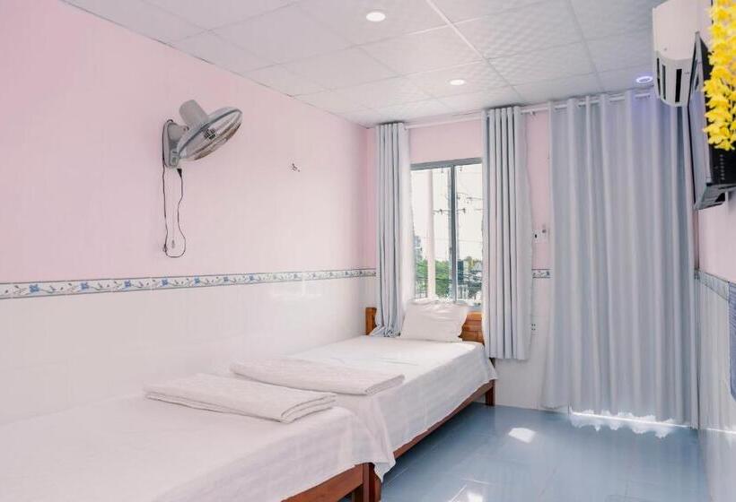 اتاق استاندارد با تراس, Phương Tú Hostel