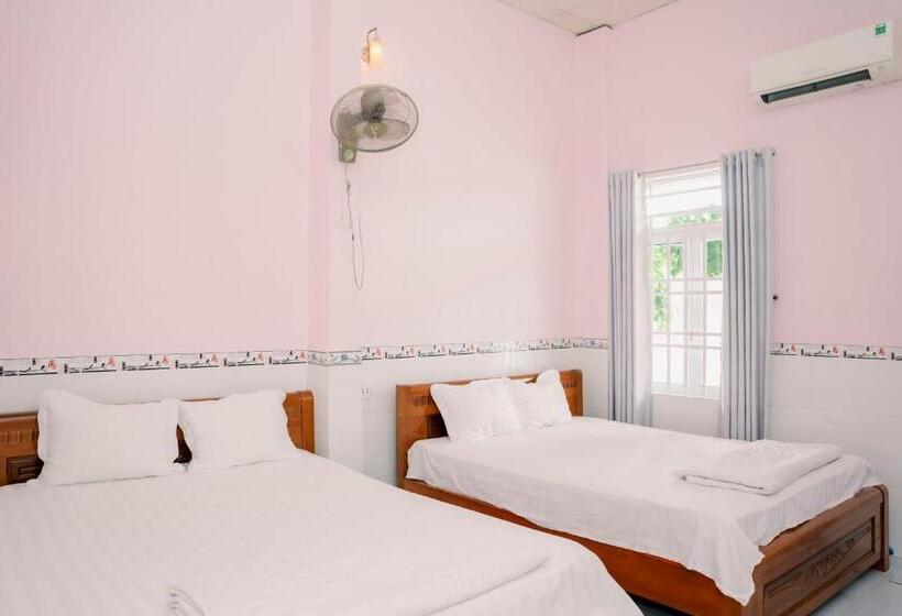 اتاق استاندارد چهار تخته, Phương Tú Hostel