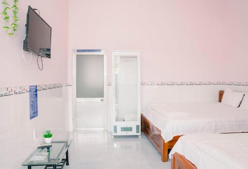 اتاق استاندارد چهار تخته, Phương Tú Hostel