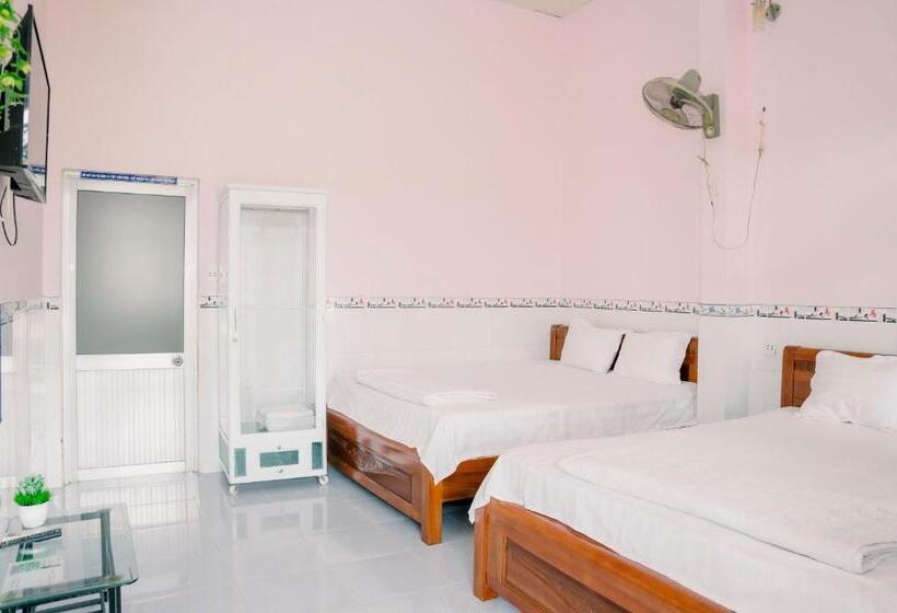 اتاق استاندارد چهار تخته, Phương Tú Hostel