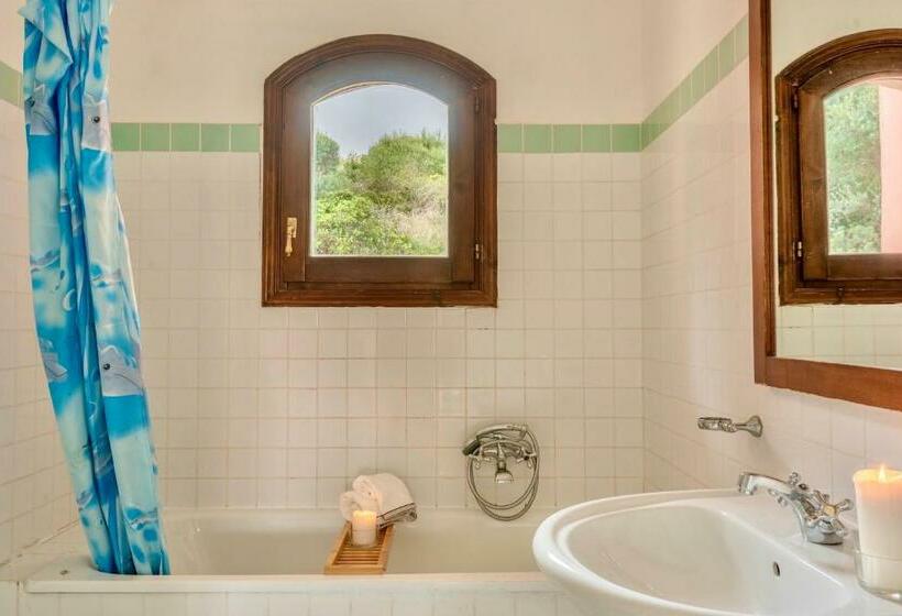 דירת חדר, Villas With Air Conditioning And Private Outdoor Area Just A Few Minutes From La Pelosa