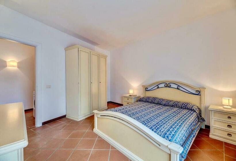 Апартаменты 1 Спальня, Villas With Air Conditioning And Private Outdoor Area Just A Few Minutes From La Pelosa