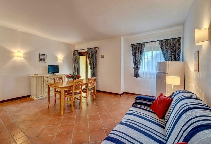 Апартаменты 1 Спальня, Villas With Air Conditioning And Private Outdoor Area Just A Few Minutes From La Pelosa