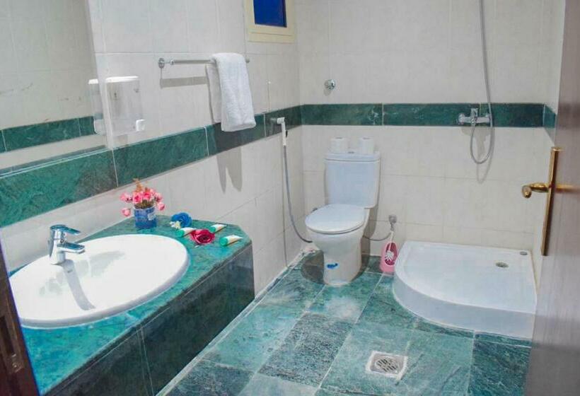 Четырехместный Номер Стандарт, فندق ودام 4 العزيزية