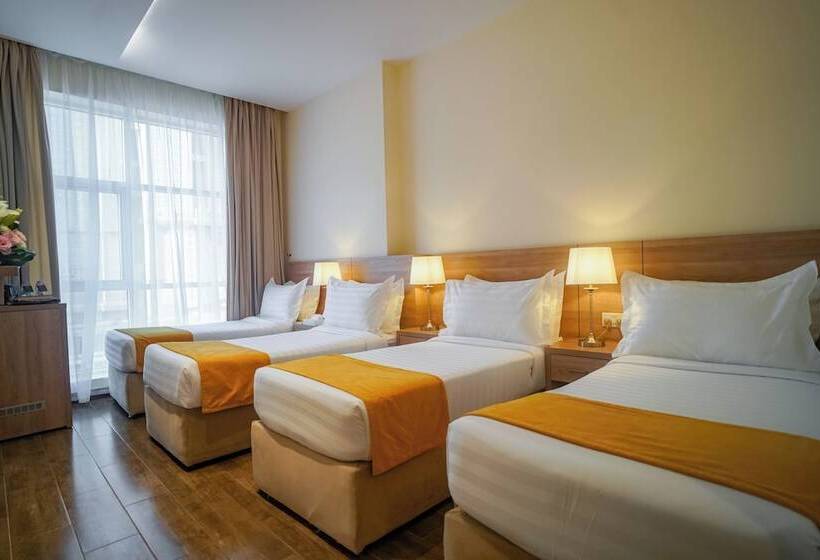 חדר סטנדרט לארבעה, Worth Elite