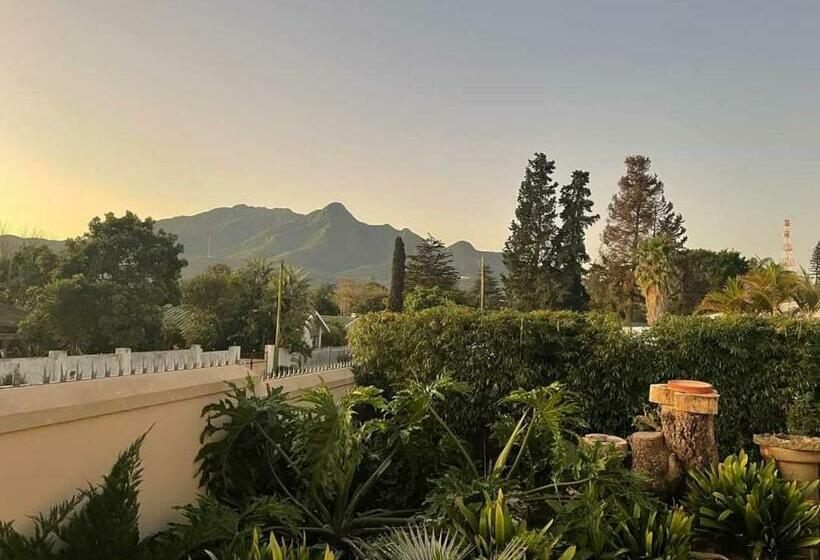 غرفة قياسية سرير كينج, 12 On Churchill