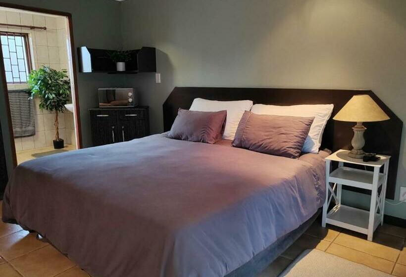 غرفة كومفورت, 12 On Churchill