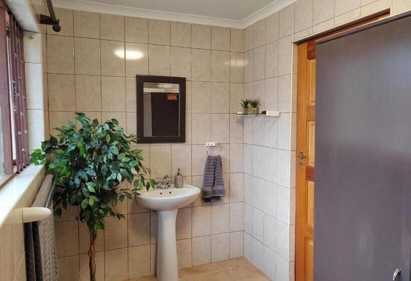 غرفة قياسية سرير كينج, 12 On Churchill