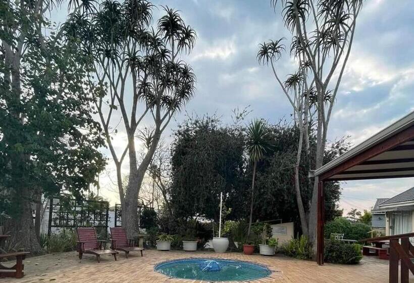 غرفة كومفورت, 12 On Churchill