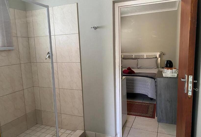 إستوديو قياسى, 12 On Churchill