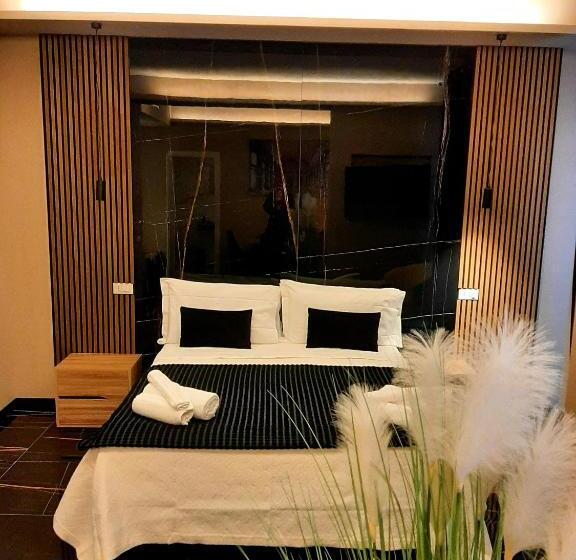 小型套房带阳台, Emma Hotel Bologna Fiera