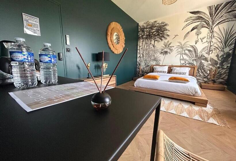 Номер Deluxe, Le Manoir Du Monde