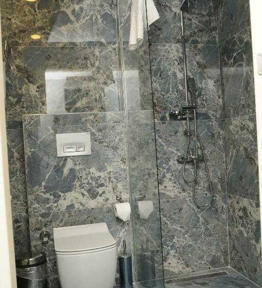 سوئیت با تخت بزرگ, Sevcan