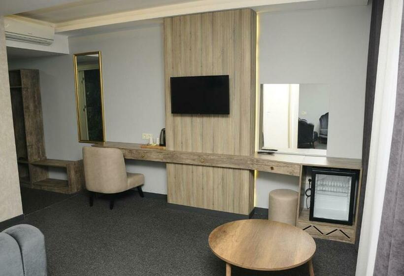 سوئیت با تخت بزرگ, Sevcan