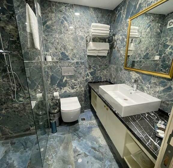 سوئیت با تخت بزرگ, Sevcan