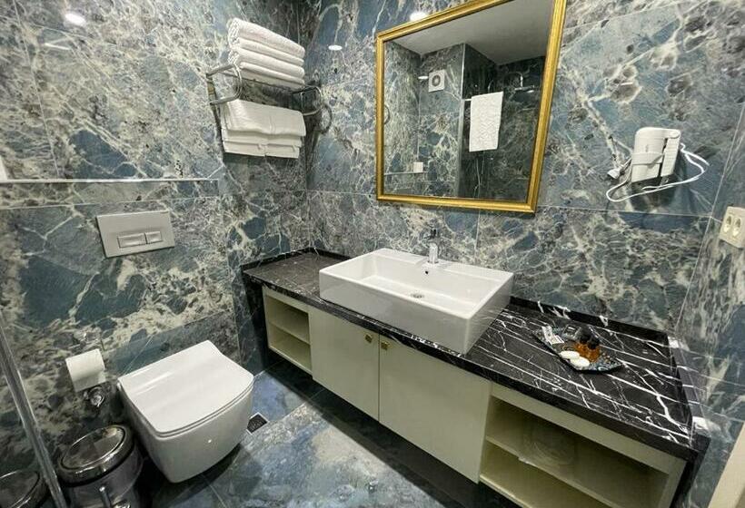 سوئیت با تخت بزرگ, Sevcan