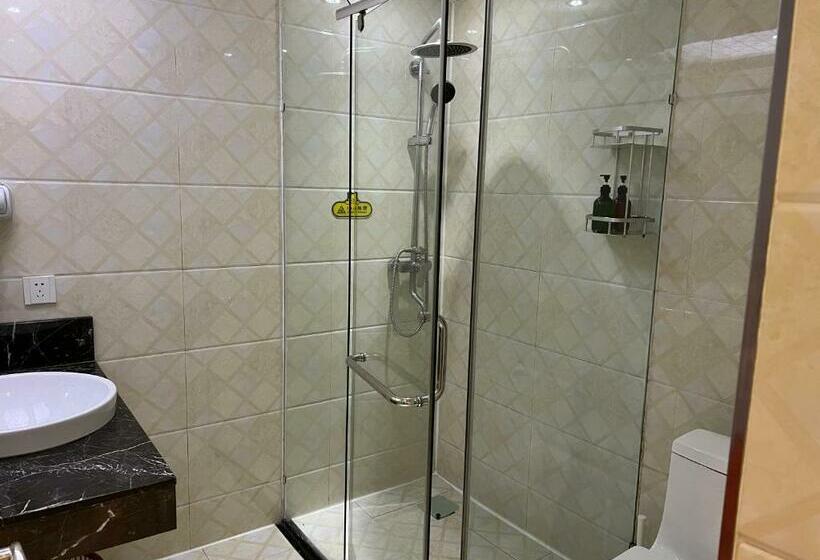 Cameră Familiară, Wesley Rosegarden 庐山卫斯里玫瑰园别墅