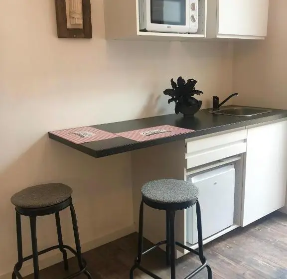 テラス付きスタンダードワンルーム, Le Clos De La Hourserie