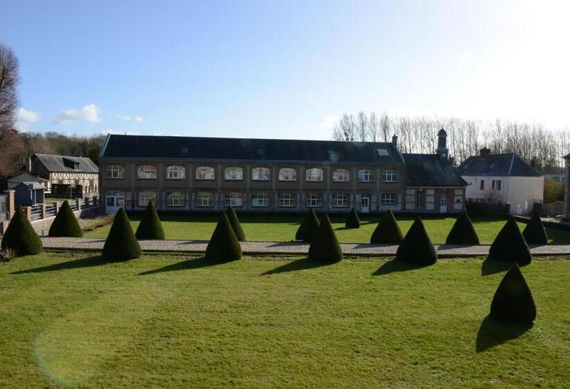 غرفة عائلية, Le Chateau De Chantereine