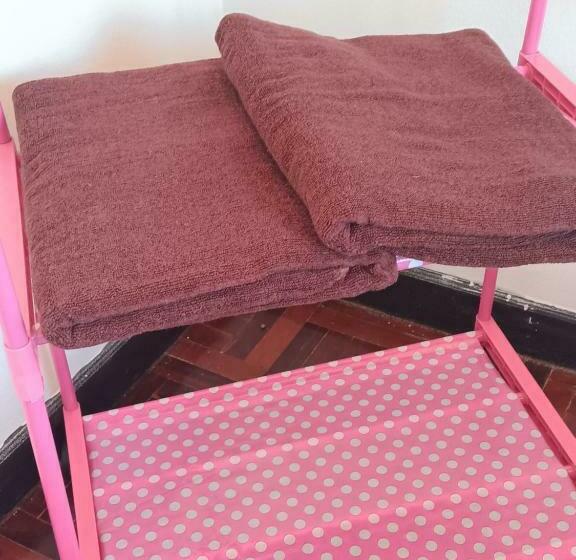 اتاق استاندارد با سرویس بهداشتی مشترک, Hug Glur House Tour And Hostel