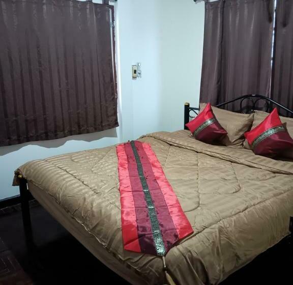 اتاق استاندارد با سرویس بهداشتی مشترک, Hug Glur House Tour And Hostel