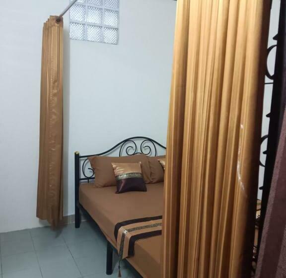 מיטה בחדר משותף, Hug Glur House Tour And Hostel